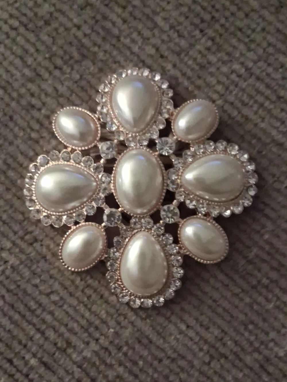 Pearl & Crystal Floral Statement Brooch - White Pearls